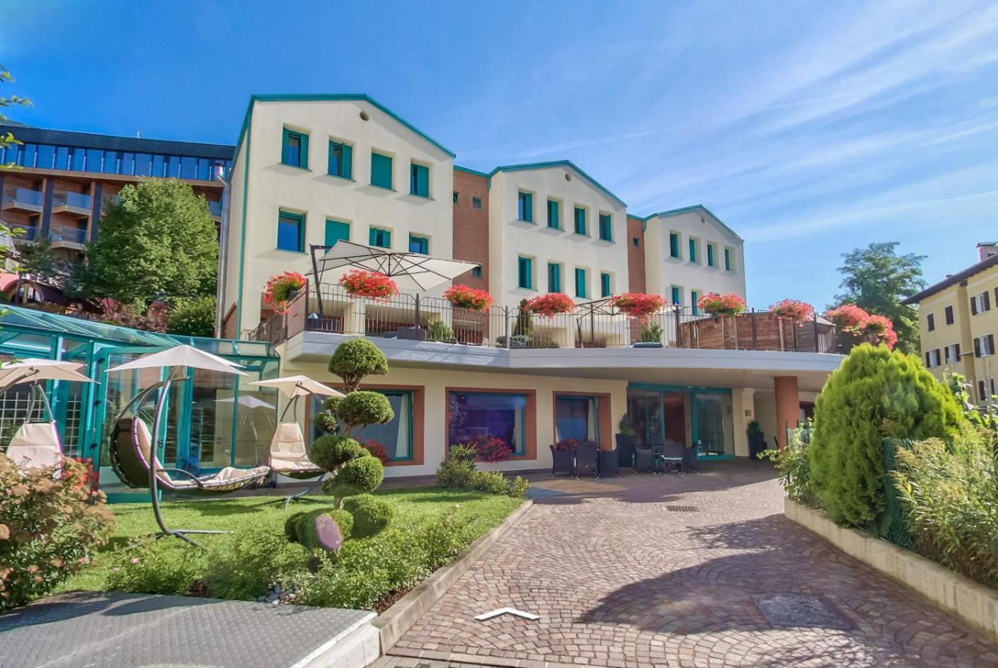 Hotel Sole 말레 외부 사진